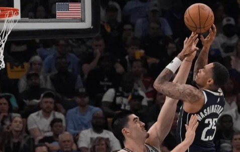 开云- 浓眉哥生涯十佳球视频 